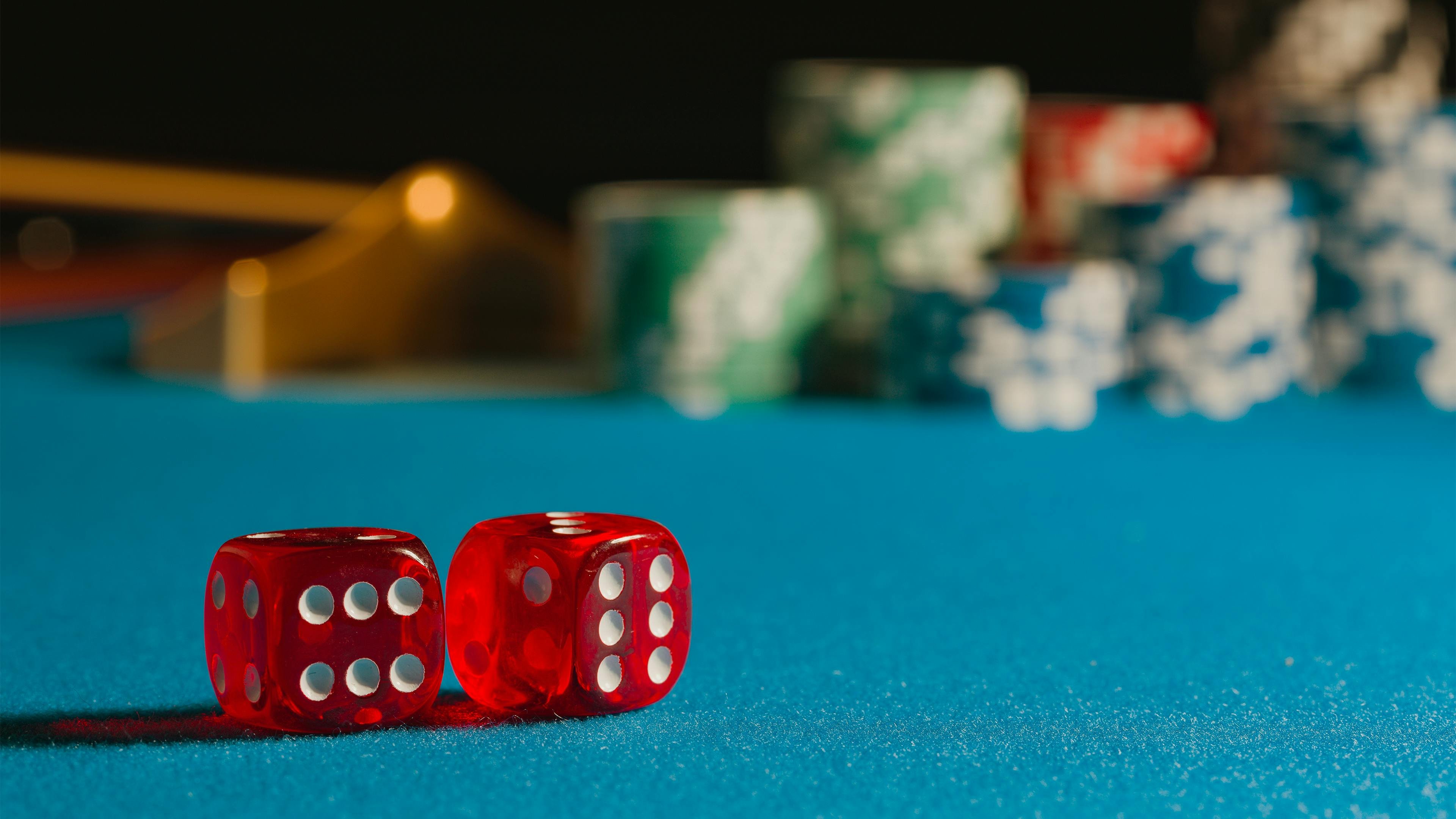 9sjili ကတ်ဂိမ်း Baccarat Poker အွန်လိုင်းကစားနေသောပုံ